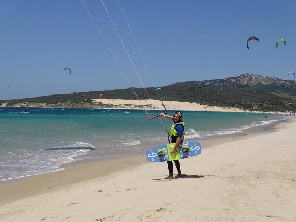 100% Fun Hotel Tarifa Exterior photo