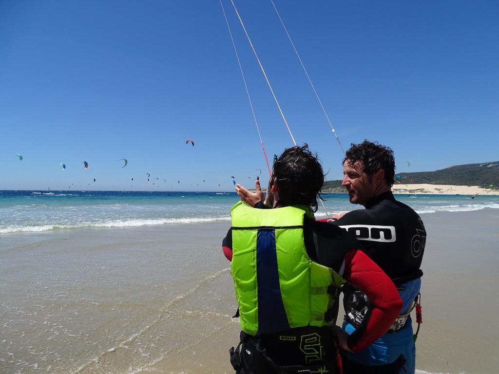 100% Fun Hotel Tarifa Exterior photo